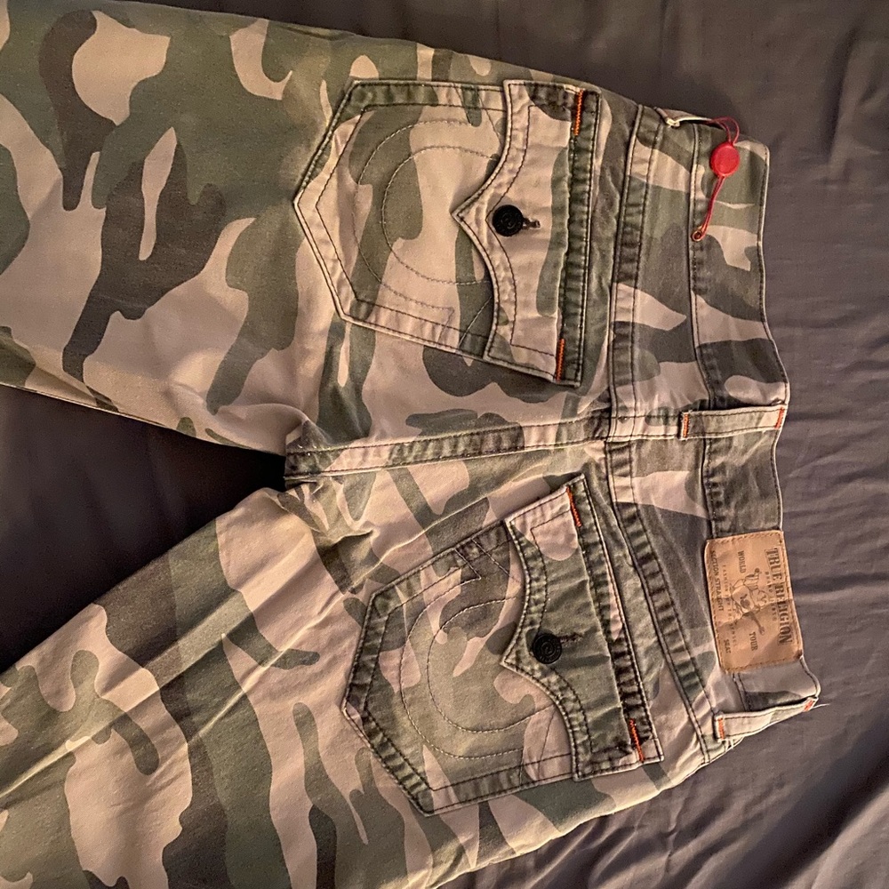 Faded camo True Relgion